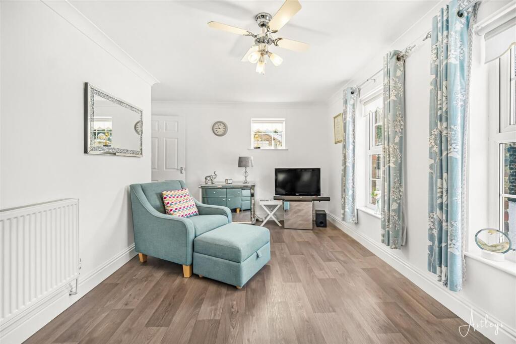 House in Swansea, Craig-Cefn-Parc - View 4