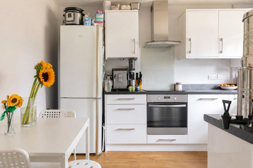 Apartment in Twickenham - More