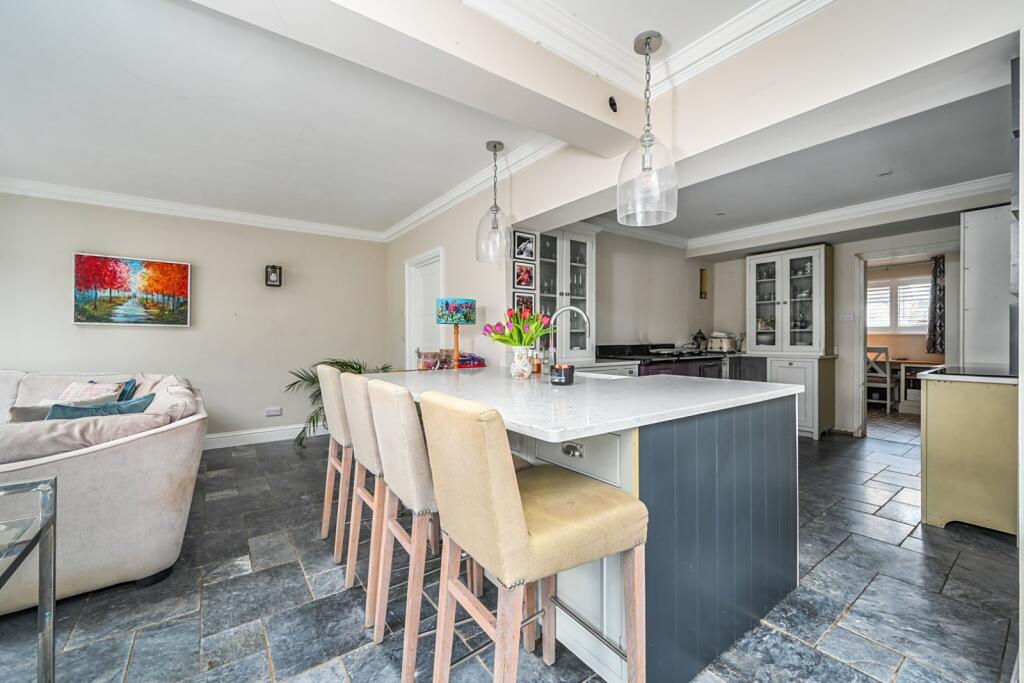 The Avenue, Shoreham By Sea, West Sussex, BN43 photo 3