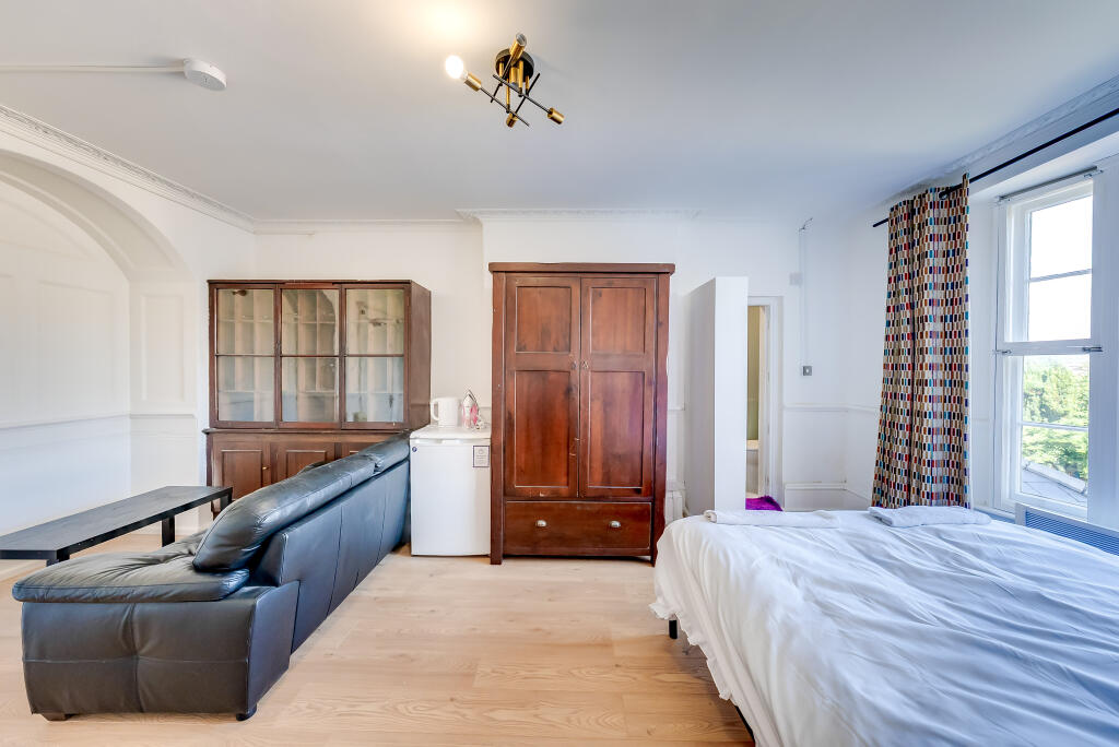 Main image of property: New Road Avenue, Chatham, Medway (Ensuit Ground Floor rooms)