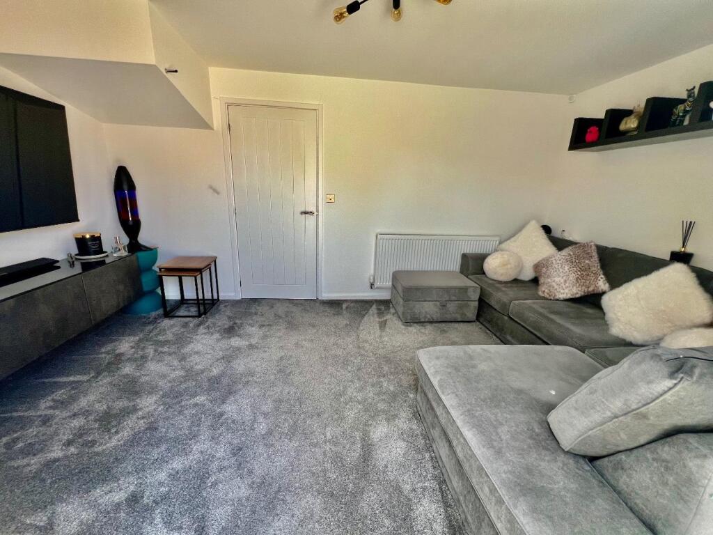 SHARED OWNERSHIP 45% Tackler Close, Desborough, Kettering photo 3