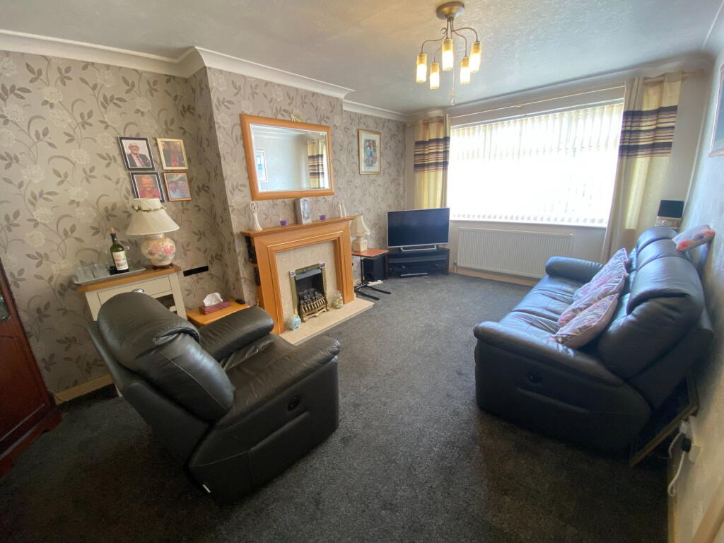 9 Cheviot Close, Chadderton OL9 8PR photo 2