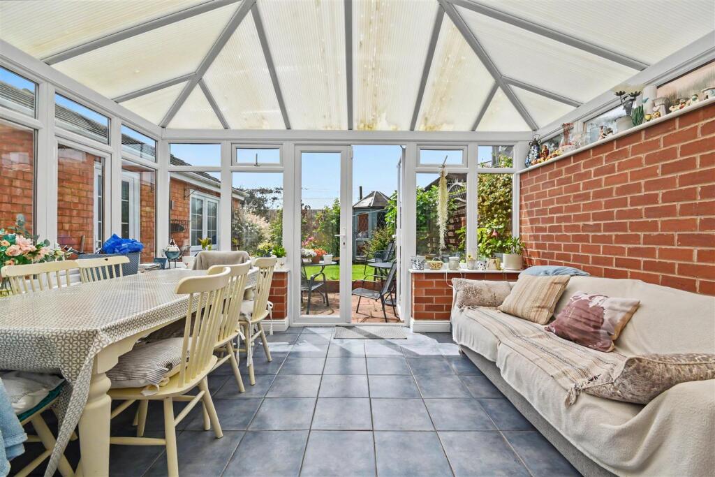 Bessemer Grove, Corby photo 4