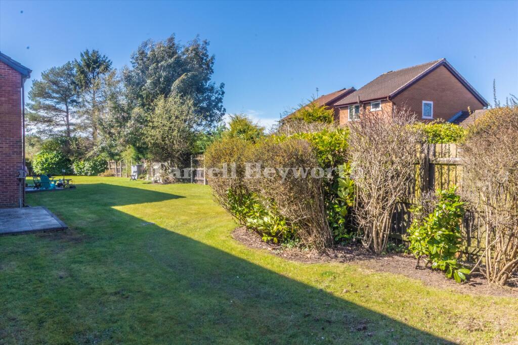 Regent Court, Fulwood, Preston photo 2