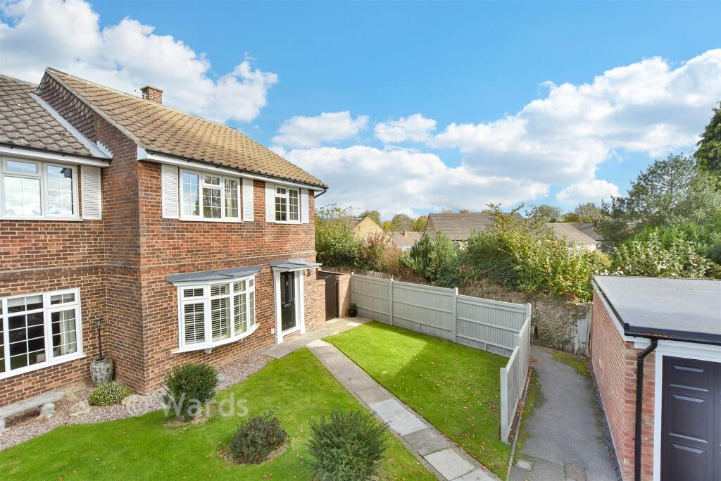 2-bed terraced on Edmund Close, Meopham, Kent, £450,000