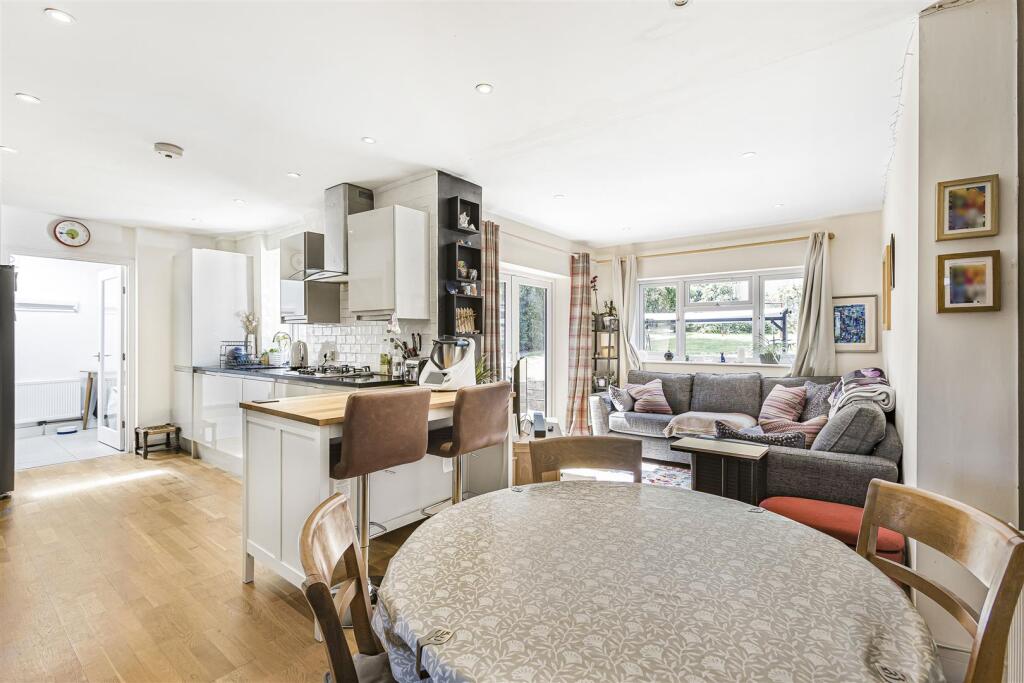 Glebe Road, Bengeo - View 4