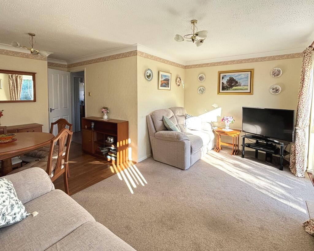 House in Gloucester - View 5