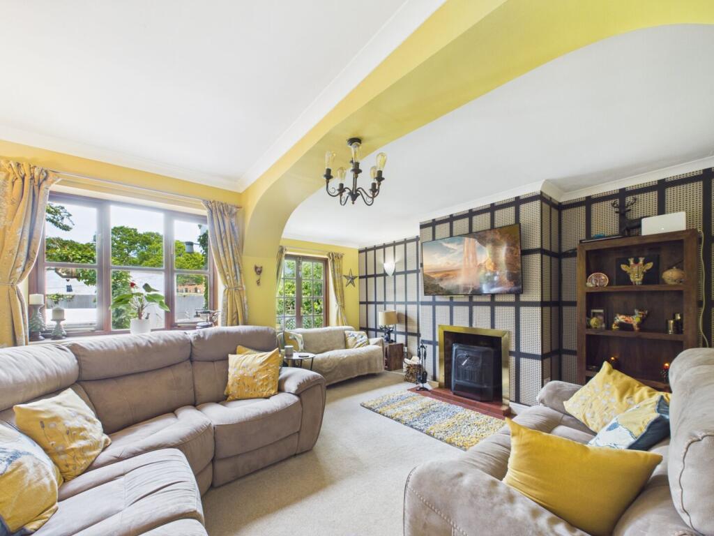 House in Wolverhampton, Billingsley - View 2