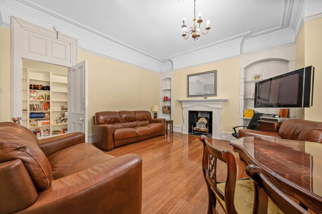 Apartment in London - View 3