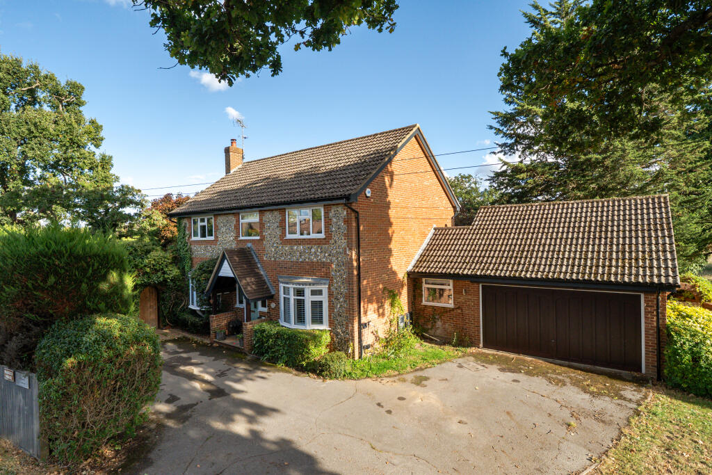 Main image of property: Maidenhead Road, Cookham, SL6