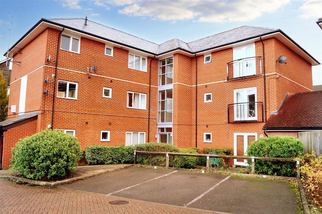 Main image of property: Tanfield Lane, Broughton, Milton Keynes, MK10