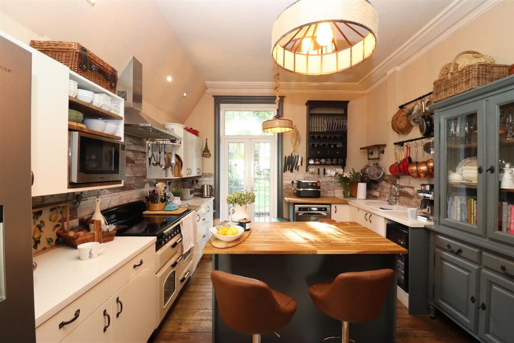 House in Hull - View 2