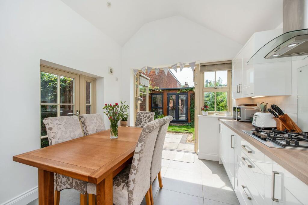 House in Southampton - View 4