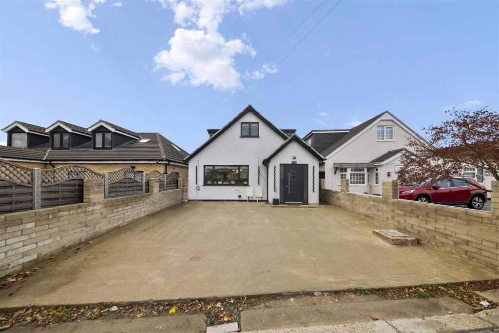 Lees Road, Hillingdon photo 2