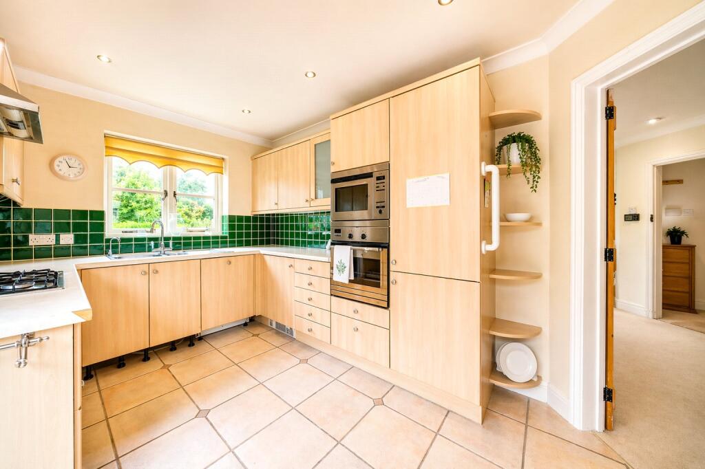 House in Guildford - View 5