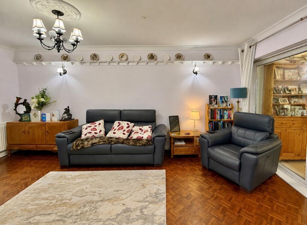 House in Southend-on-Sea - View 2