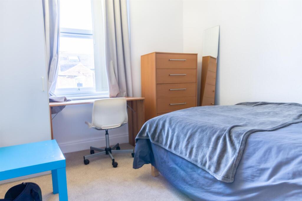 Apartment in Newcastle upon Tyne - View 3