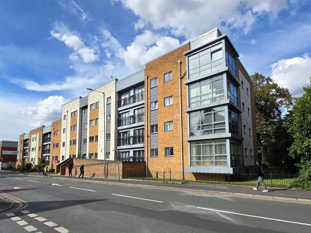 Main image of property: The Gallery, 347 Moss Lane East