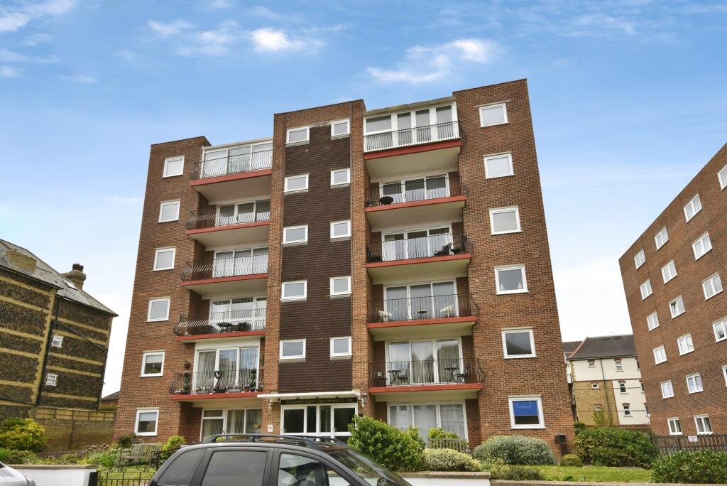 2-bed flat on 21-23 Sea Road, Westgate-on-sea, £260,000