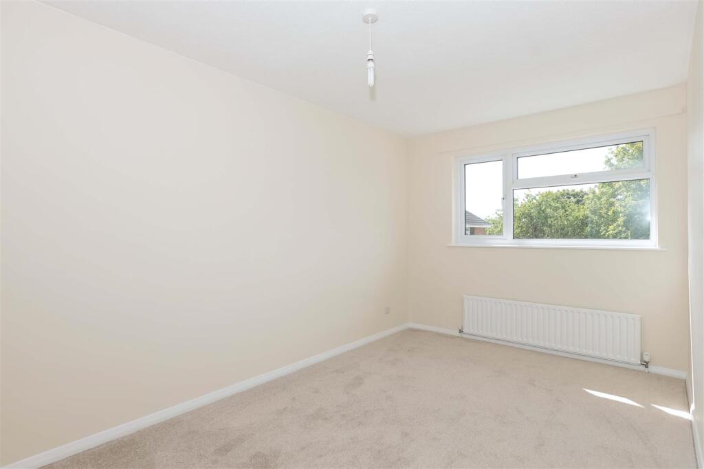 Chesley Close, Worthing photo 5