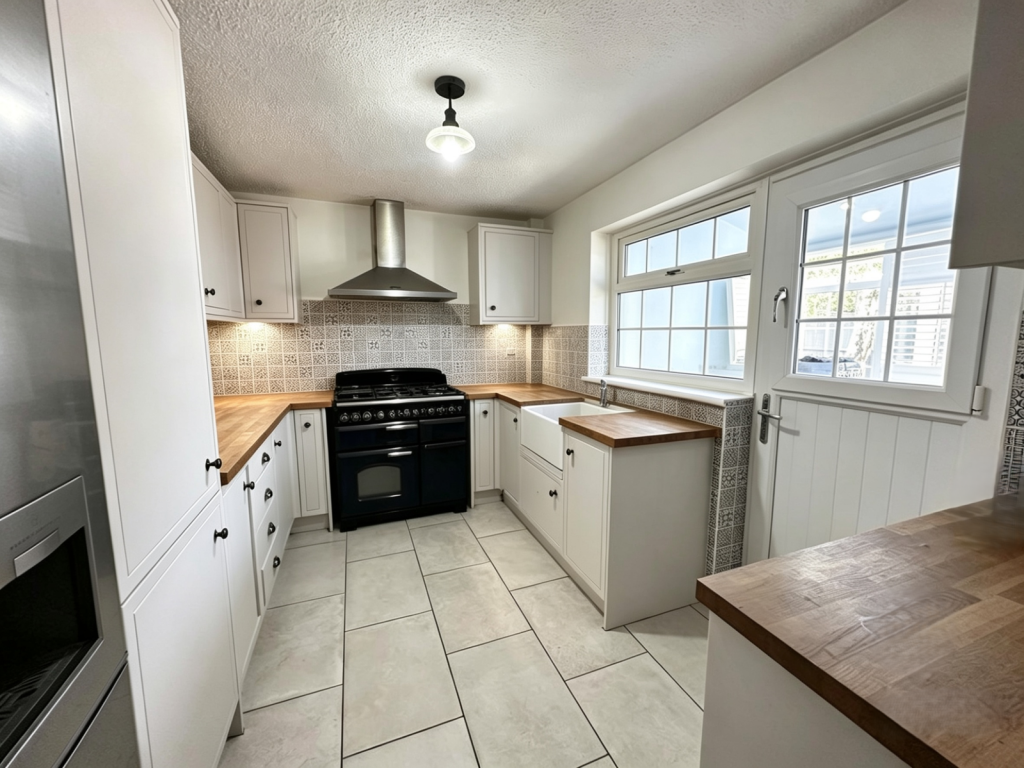 House in Sandwell, West Midlands - More