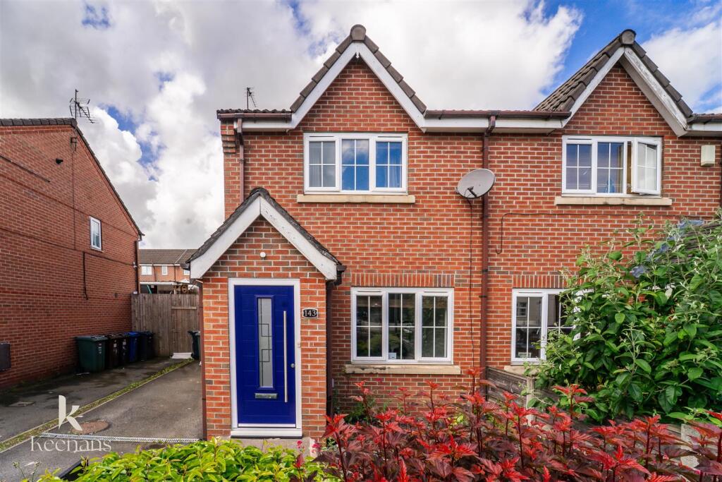 House in Bury, Pimhole, Fairfield - View 2