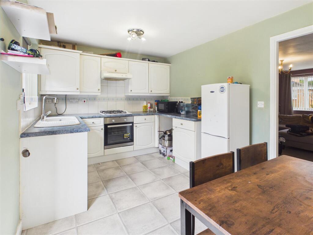 House in Nuneaton and Bedworth, Warwickshire - View 2