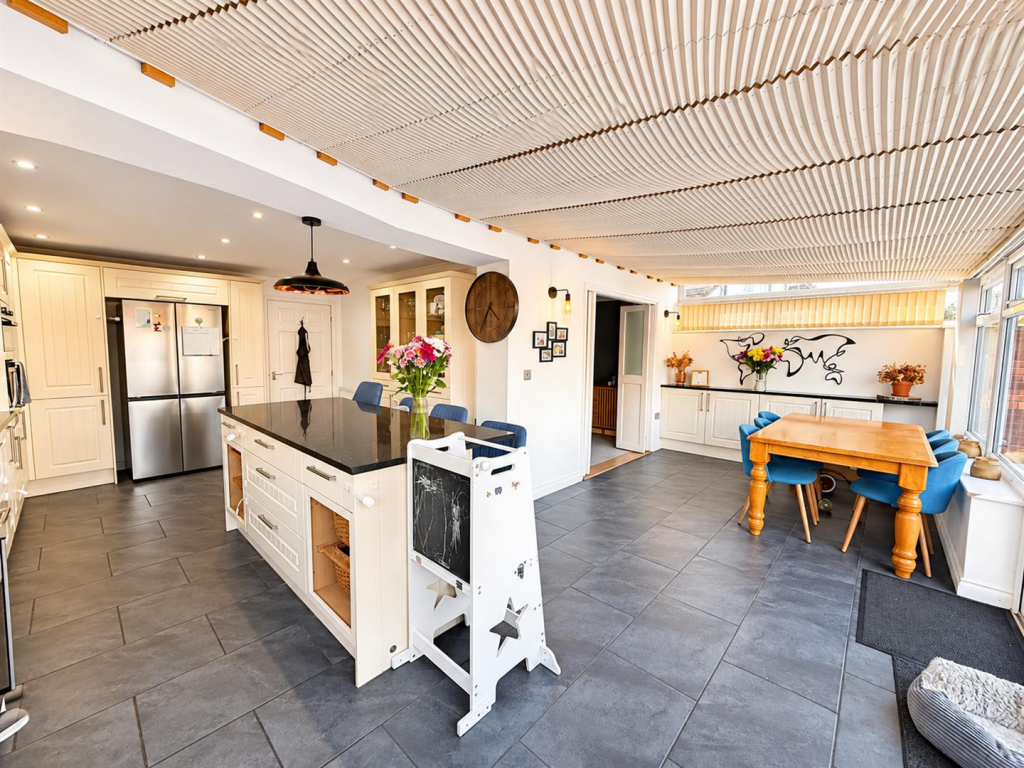 House in Hereford, Herefordshire - View 5