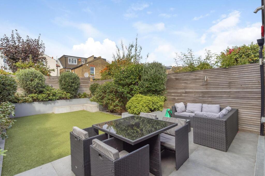 House in London - View 4