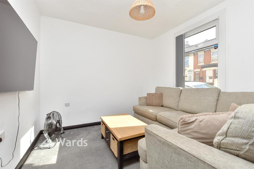 House in Gillingham, Sally Port Gardens - View 5