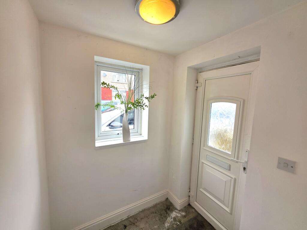 House in Newbridge, Caerphilly - View 2