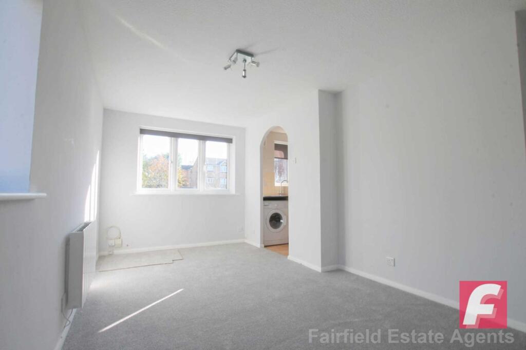 Apartment in Watford - View 3