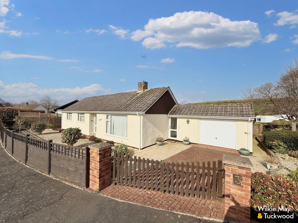 3-bed detached on Butts Close, Williton, £299,950
