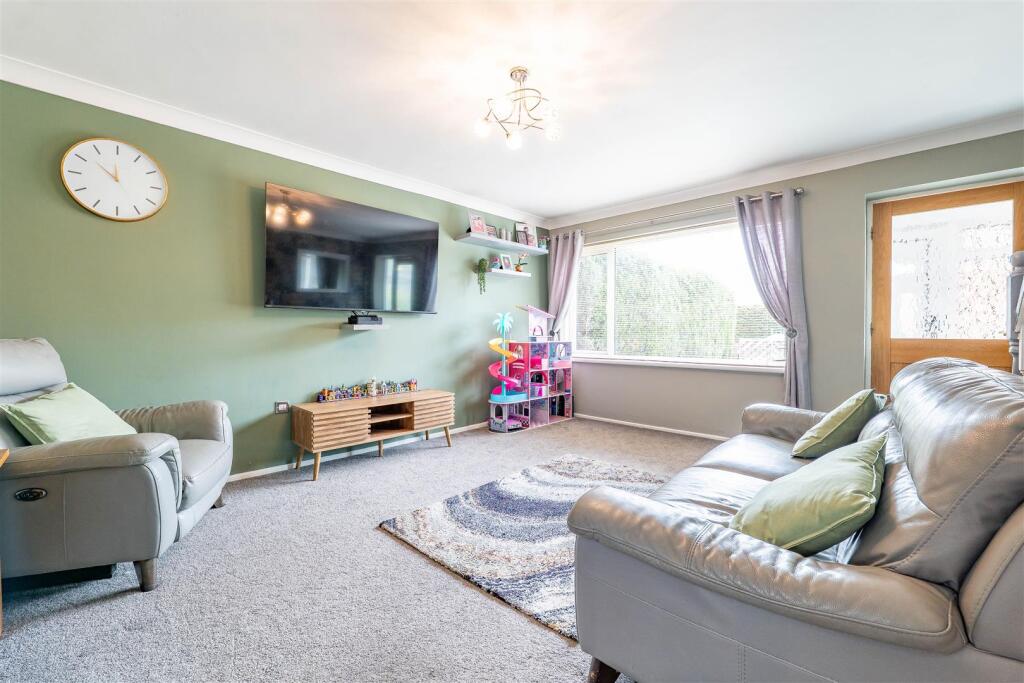House in Chorley, Clayton-le-Woods - More