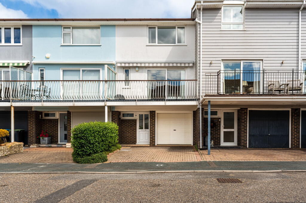 Main image of property: Inveravon, Christchurch, BH23 3NU