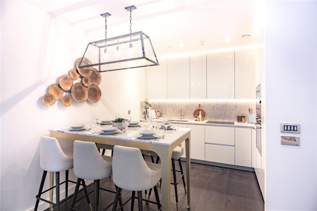 Apartment in London - View 5