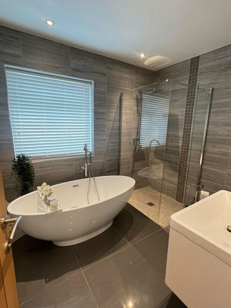 Main image of property: STUNNING FAMILY BUNGALOW | CLOSE TO SCHOOLS | OFF-ROAD PARKING | EXPERTLY DESIGNED THROUGHOUT | DESIRABLE AREA
