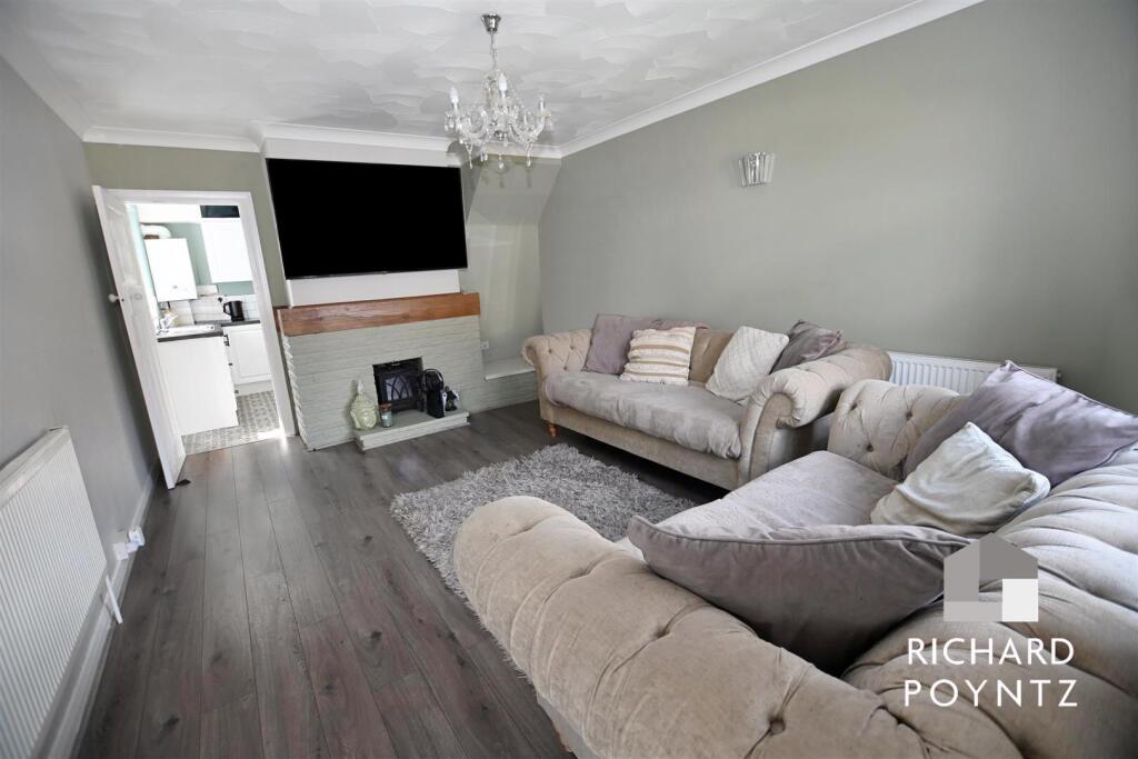 House in Castle Point, Canvey Island - View 4