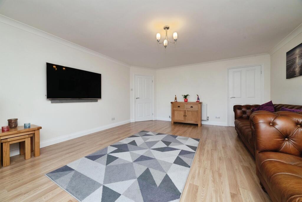 Eden Drive, Hull - View 6