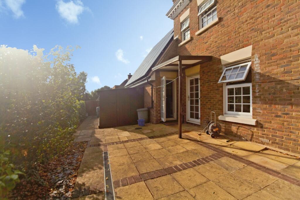 Main image of property: Dickenswood Close, London, SE19