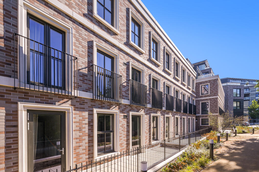 Main image of property: Twickenham Gateway, Bradshaw Close, Twickenham, TW1