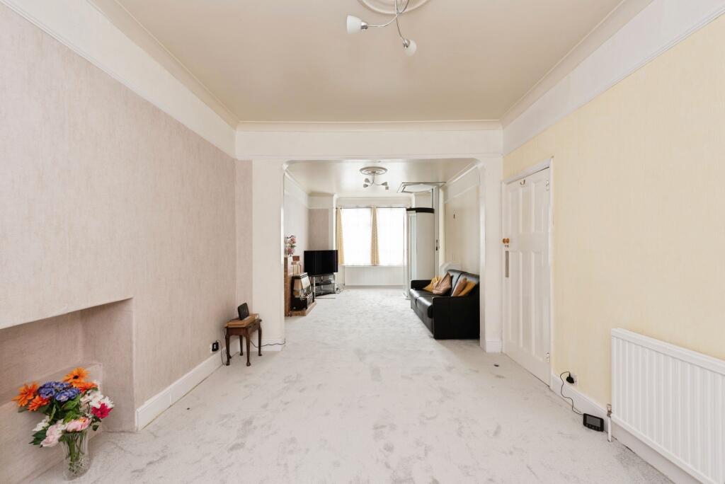 House in London - View 3