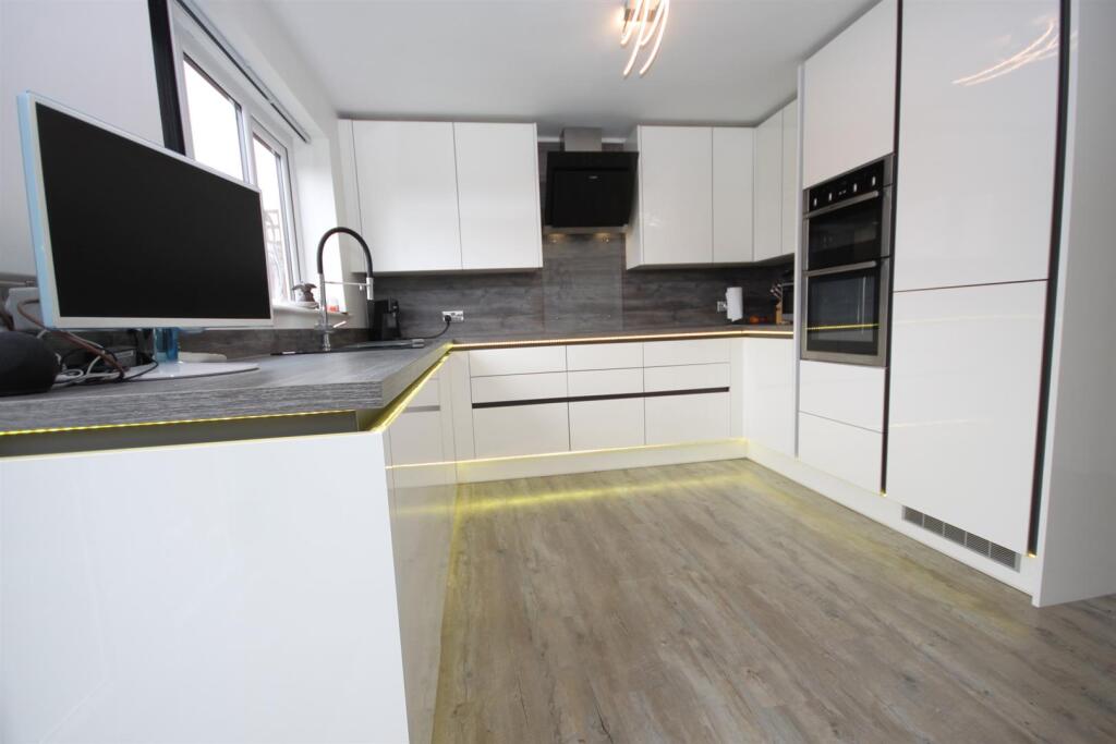 Johnson View, Whiteley - View 4