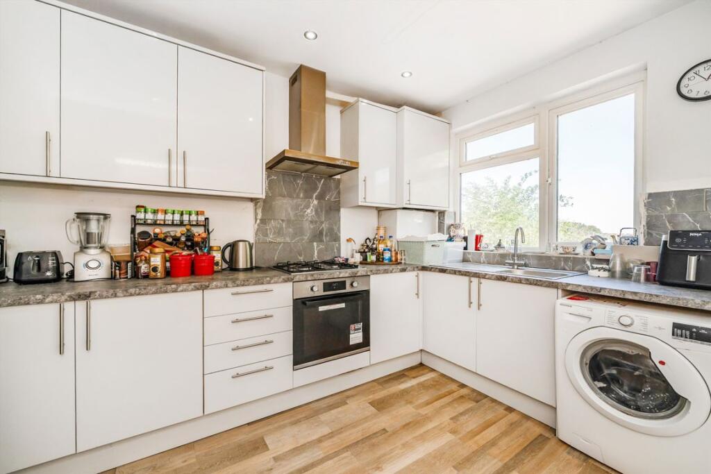 House in London - View 3