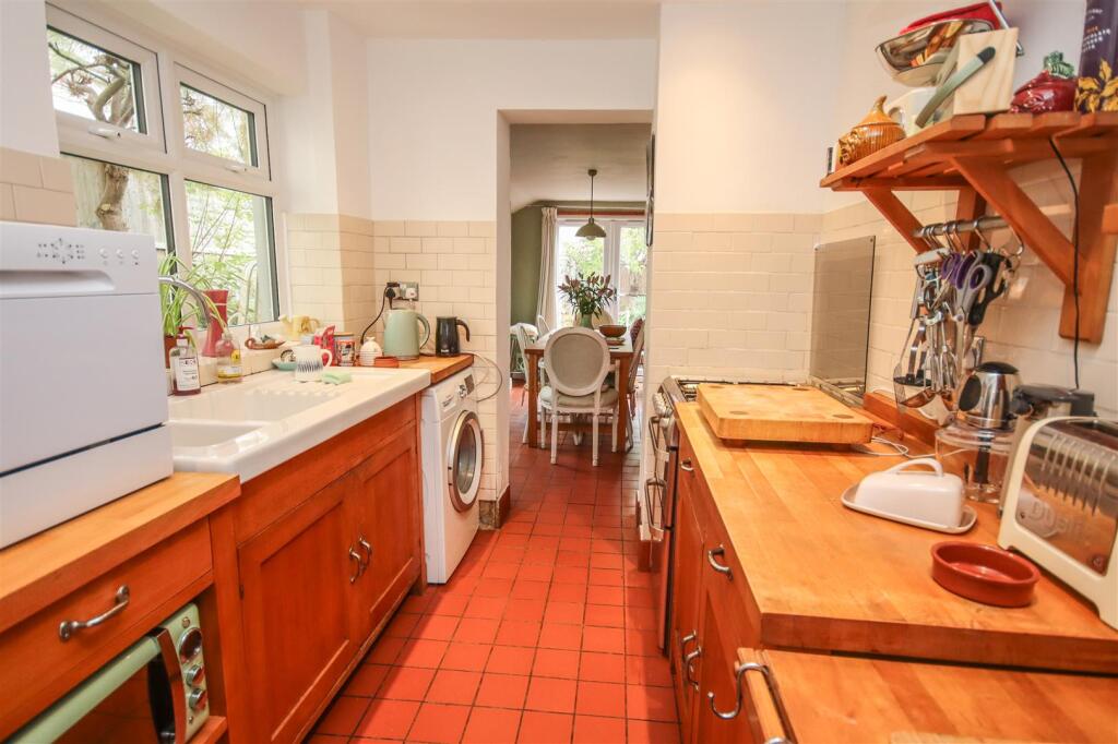 House in Rushden, North Northamptonshire - More