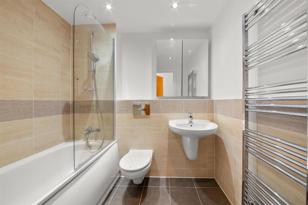 Apartment in London, Ickenham - View 4