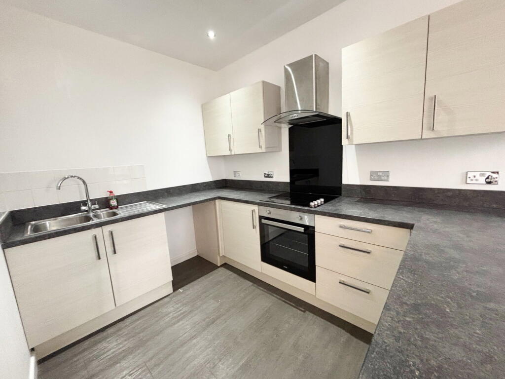 Flat 2 , 90 Victoria Road, Sutton Coldfield, B72 1SN - View 3