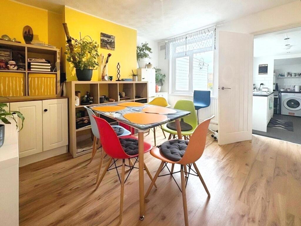 House in Aylesbury, Buckinghamshire - View 4