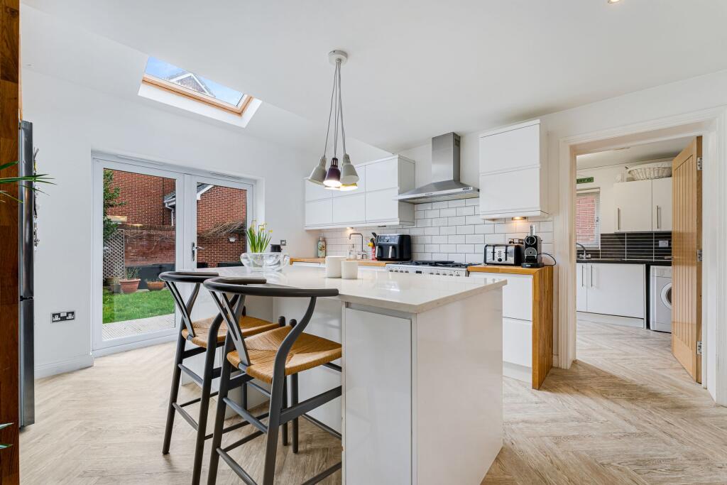 Norlands Lane, Widnes, WA8 photo 3