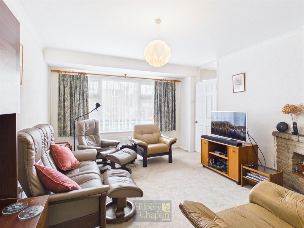 House in Brentwood, Hutton Mount - View 5